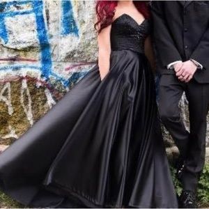 Black Prom / graduation dress sweetheart ball gown